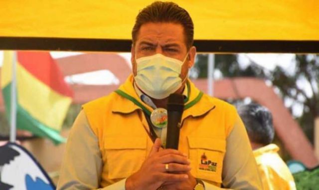 La Fiscalía imputa al exalcalde Luis Revilla por sobreprecio de buses PumaKatari y solicita su detención preventiva