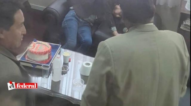 En estado de ebriedad, así fueron sorprendidos algunos funcionarios de la Sala Constitucional de Potosí (Video)