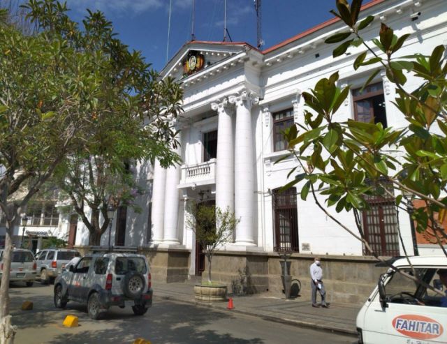 Dinero retenido a Gobernación de Tarija repercute en la economía local