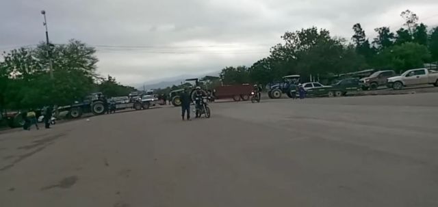 Productores de grano retoman bloqueos en la carretera Tarija - Santa Cruz