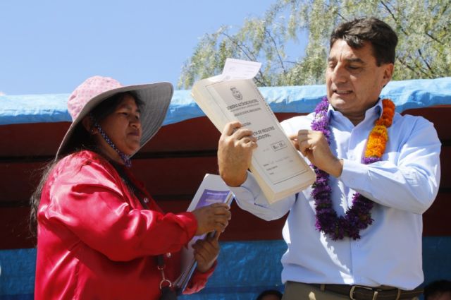 Tarija: Alcaldía entrega planimetrías a 3 barrios 