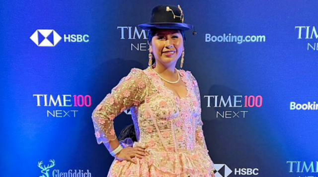 Eva Copa recibe distinción de la revista TIME vestida de cholita en Estados Unidos