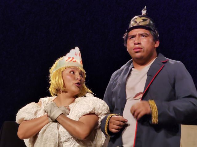 La vieja y el coronel, interpretado por Alberto Quiroga.