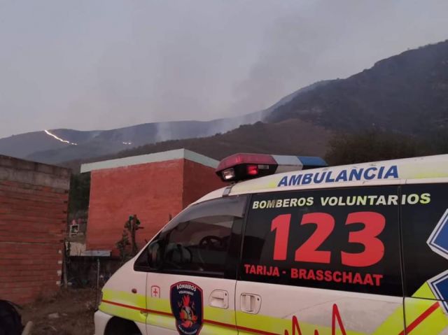 Más de 120 personas combaten el fuego en Turumayo – Tarija