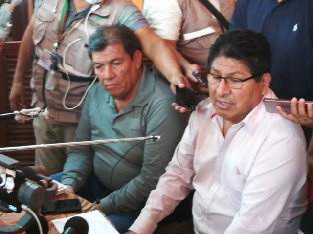 Más de 42 descargas de 700 litros de agua evitan ingreso de fuego a Tariquía