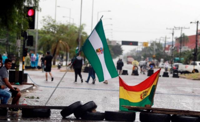 Convocan a un cabildo cruceño para definir nuevas acciones por el Censo