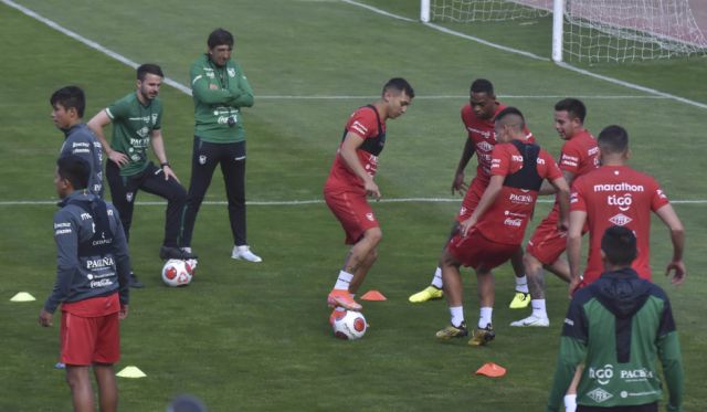 Selección Nacional comienza el trabajo bajo la guía de Costas