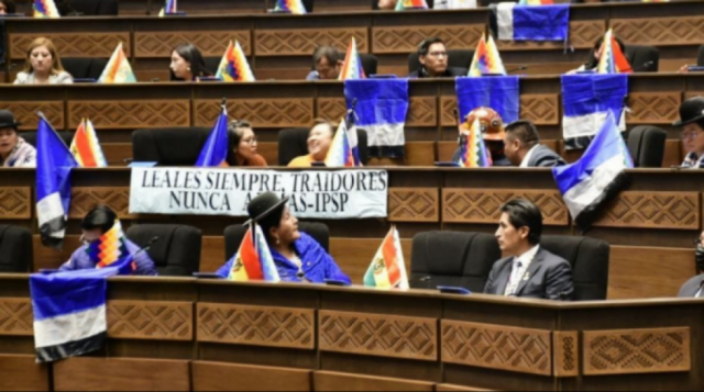 Evo se estrella contra los diputados del MAS y los llama traidores