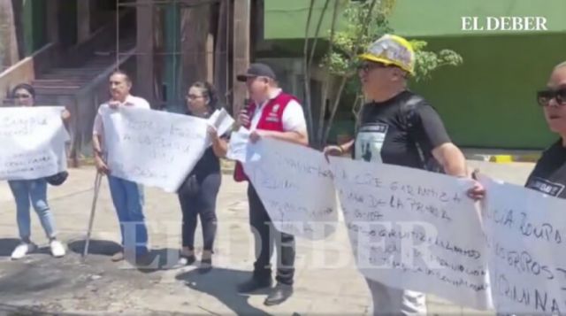 En Santa Cruz exigen a la Policía que cesen sus ataques contra los periodistas