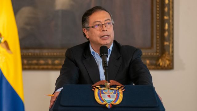 Petro confirma reanudación del diálogo con ELN