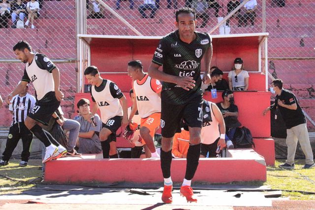Tomayapo aseguró la continuidad de Thiago Ribeiro