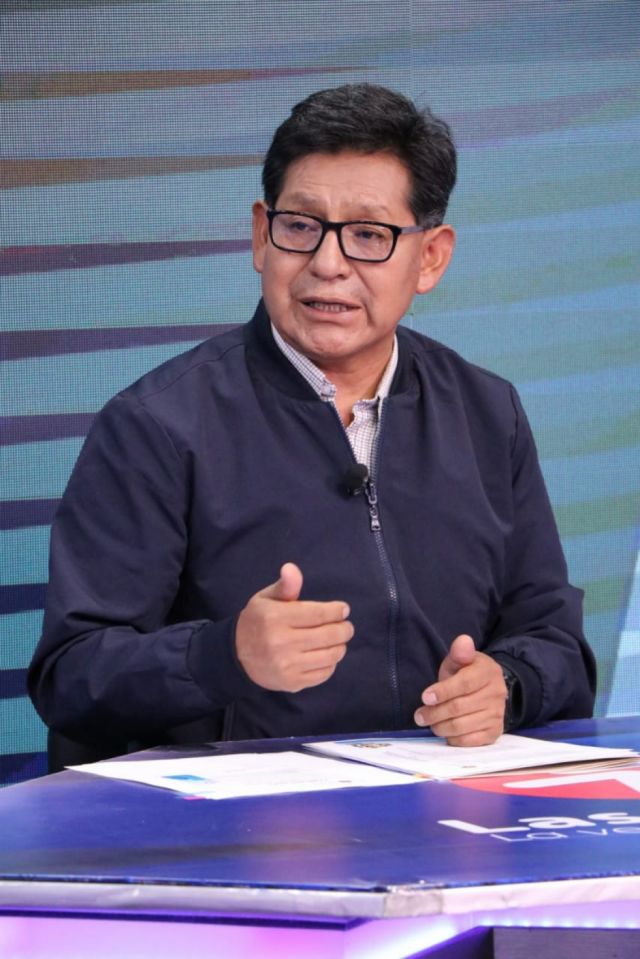Ministro de Educación dice que están garantizados los diplomas de bachiller para estudiantes de Santa Cruz y Tarija