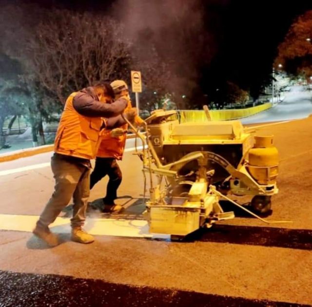 Municipio rebachea y repinta los pasos peatonales en la ciudad