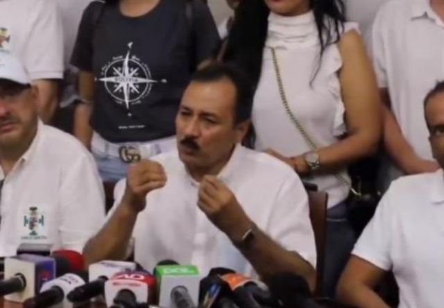 Trabajadores de salud de un hospital cruceño presentan un recurso contra Calvo, Camacho y Cuéllar por el paro