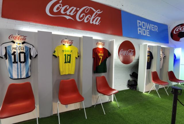 Display de camisetas.