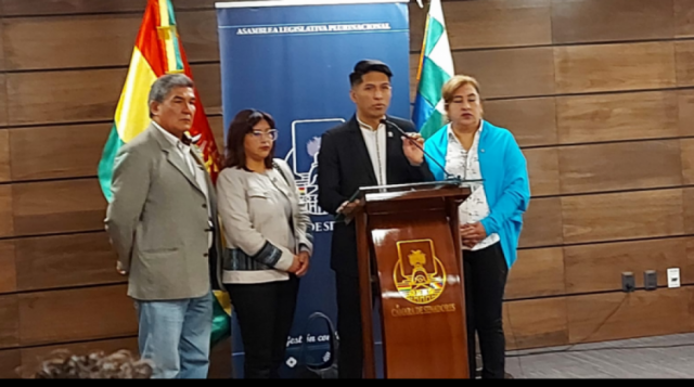 Andrónico dice que el Senado revisará la ley sobre el Censo, pero insiste en que no es necesario