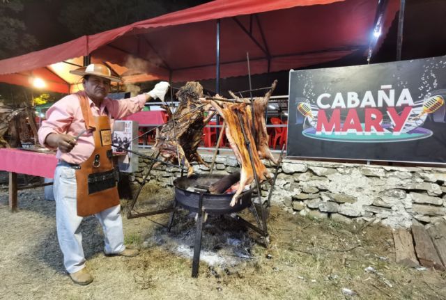 Increíble chancho a la cruz de la Cabaña Mary.