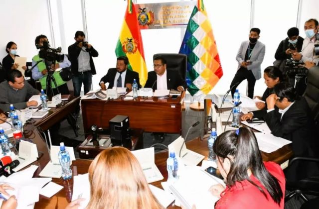 Comisión de Constitución aprueba proyecto de ley del censo