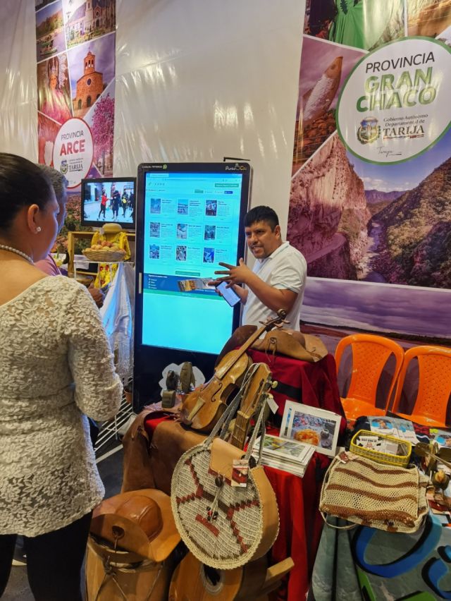 Apasionada exposición de las bondades de las provincias chapacas.