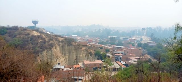 Incendios mantienen a Tarija cubierto en un manto de humo