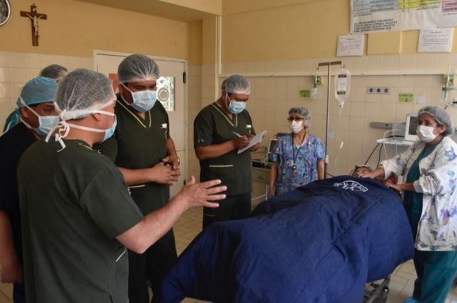Covid-19: Médicos piden extremar uso del barbijo