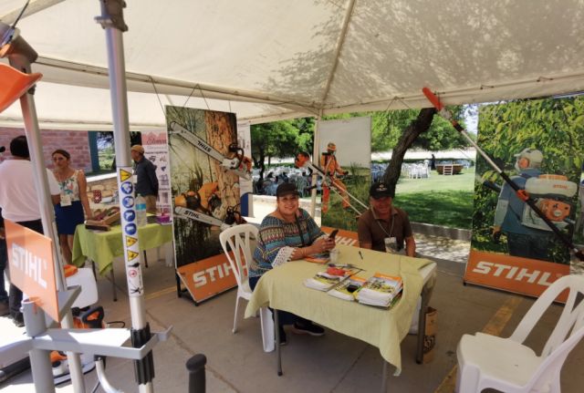 Representantes de la marca Stihl.