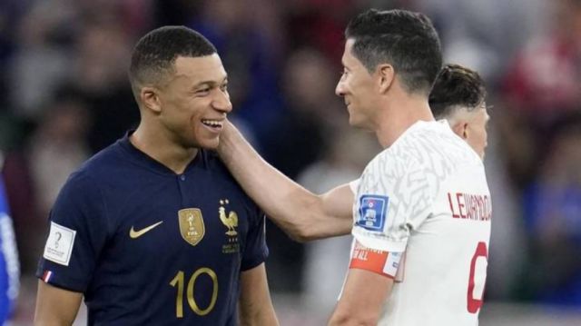 Francia 3 - Polonia 1: Mbappé se mide con las leyendas