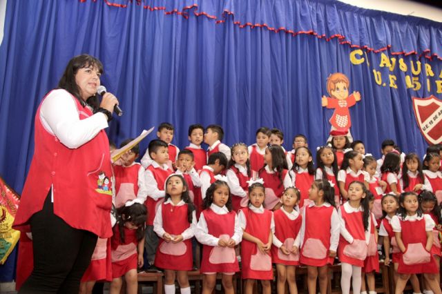 Unidades Educativas de Tarija celebran a sus promociones