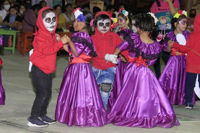 Primera Sección con una farándula mexicana