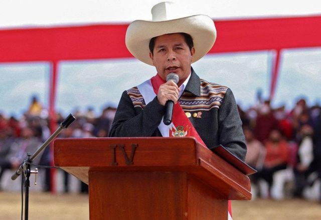 El largo adiós del presidente Castillo
