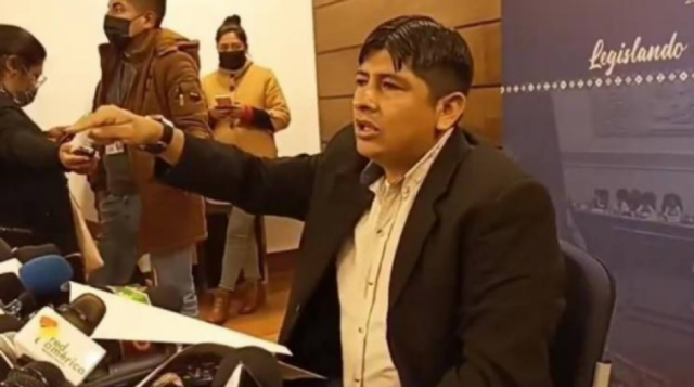 Cuellar convoca a cercar el Legislativo y chicotear a "evistas" para que aprueben el PGE