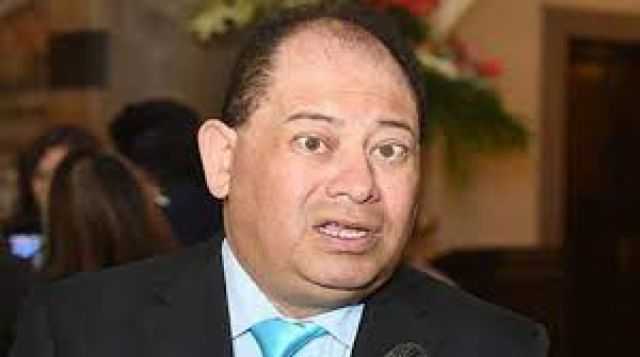 Diputado Cuellar acusa a exministro Romero de “lavado de dinero”