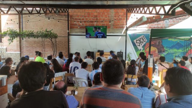Argentinos y fans de la Albiceleste vibraron en Tarija con la semifinal