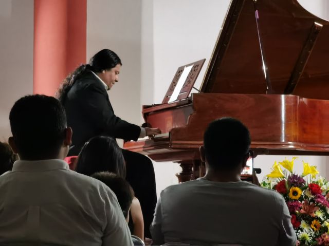 Raúl García abre el concierto