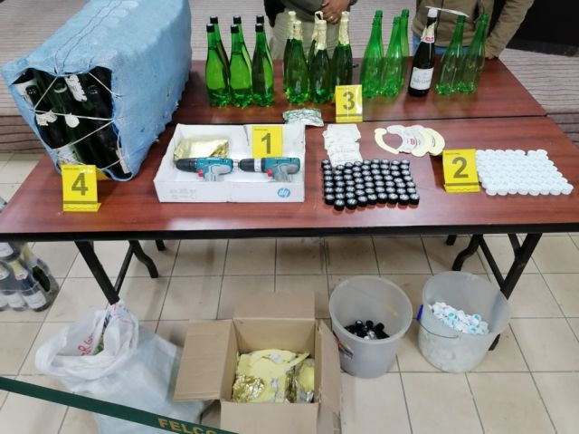 Intervienen fábrica en El Alto presuntamente clandestina donde se elaboraba sidra; hay cinco arrestados
