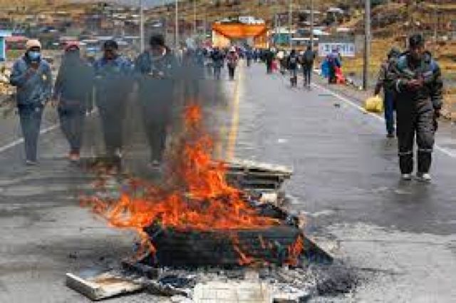 Bolivia activa cooperación consular con Chile y Argentina para ayudar a connacionales afectados por la crisis peruana