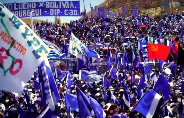 Gobierno y MAS celebran divididos el primer triunfo electoral de Evo-2005