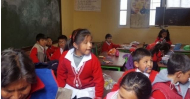 Gobierno dice que nueva malla curricular es una "actualización" para maestros y estudiantes