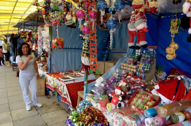 Tarija: Unos 2.100 vendedores dan inicio a las ferias navideñas 