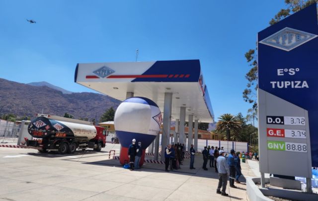 Bolivia mantiene la importación de petróleo crudo en 2023