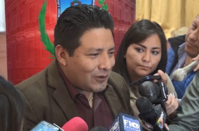 El Gobernador de La Paz tilda a Morales de ‘cobarde’ 