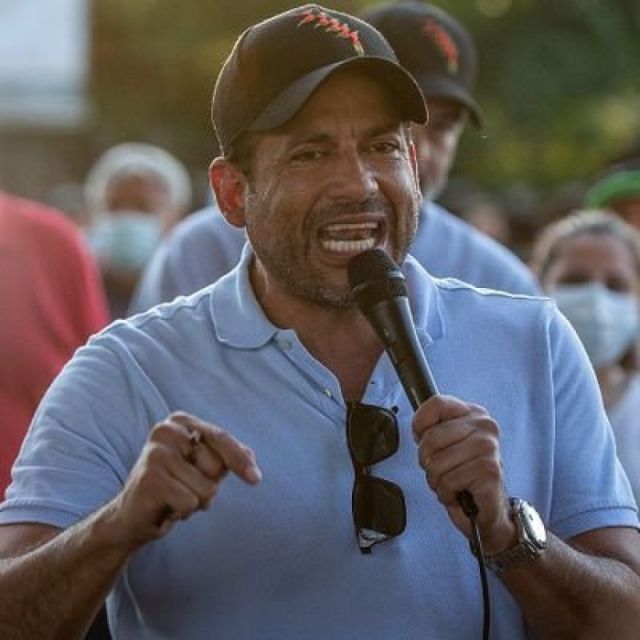 Reacciones políticas: Oposición condena la aprehensión de Camacho
