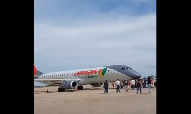 Reacciones en Santa Cruz: movilizados toman Viru Viru