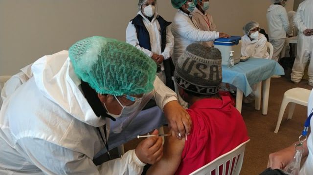 Sexta ola: Bolivia supera los 3.000 contagios de COVID-19 en un solo día