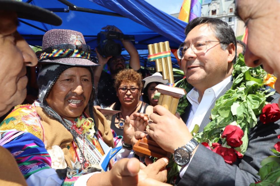 Presidente habla de la Alasita en la Celac y participa de la fiesta de la miniatura en Buenos Aires