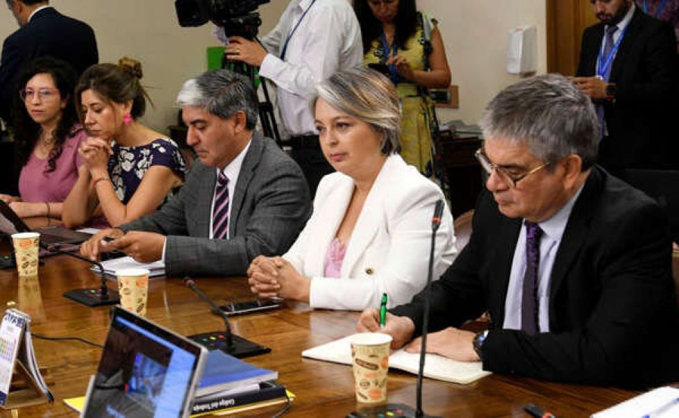 Comisión aprueba reforma de pensiones en Chile