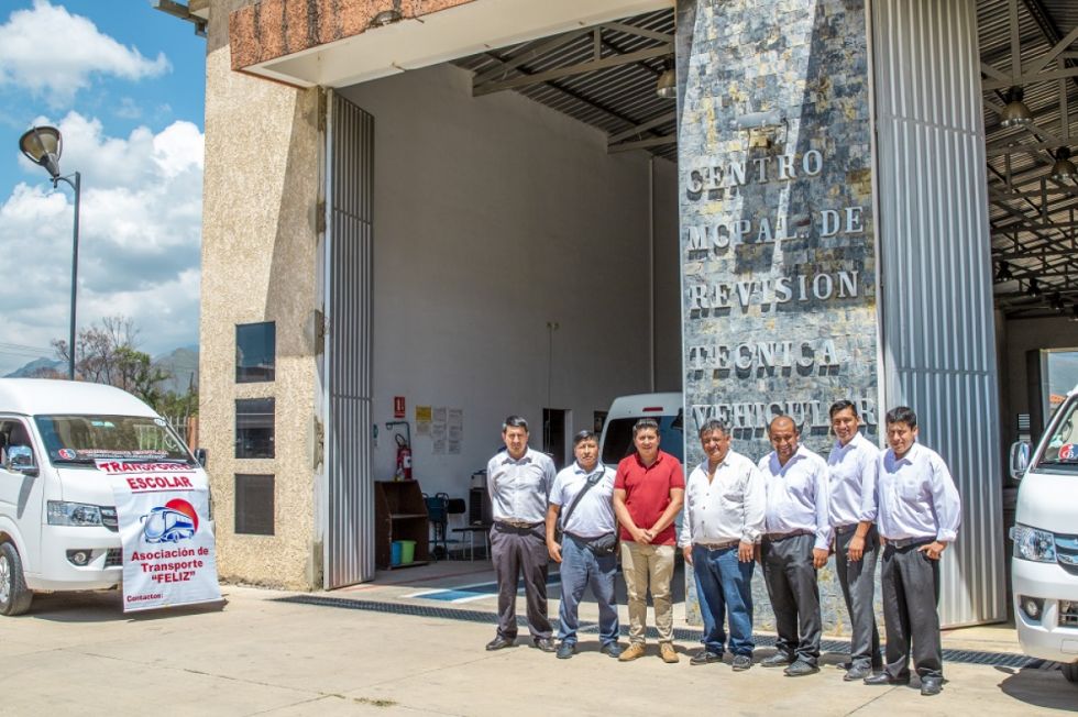 Alcaldía de Tarija realiza revisión técnica al transporte escolar