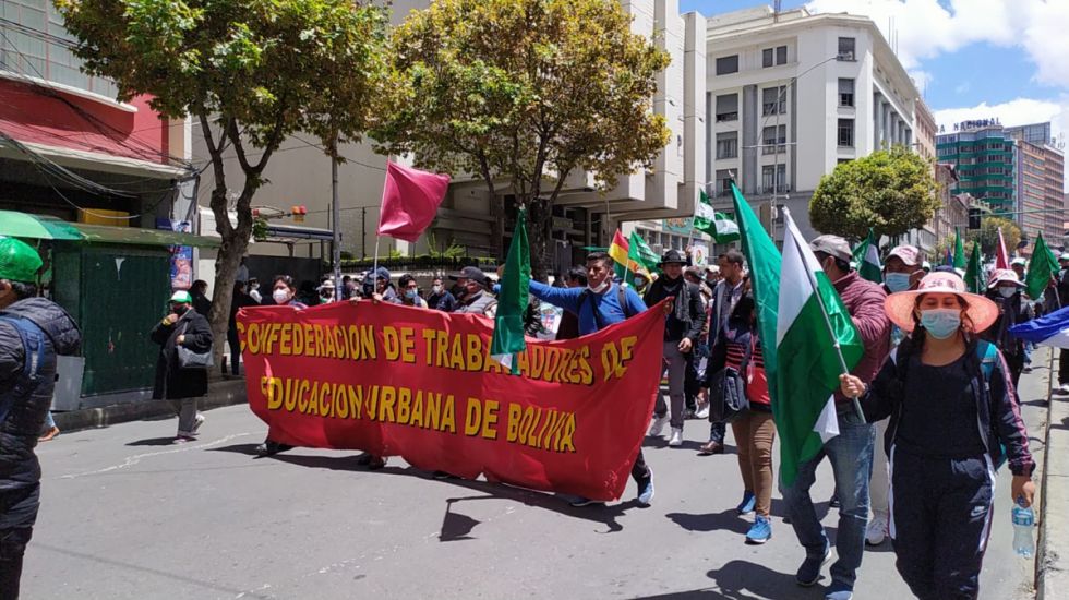 Maestros garantizan las clases, pero ratifican que aplicarán la malla curricular de la pasada gestión