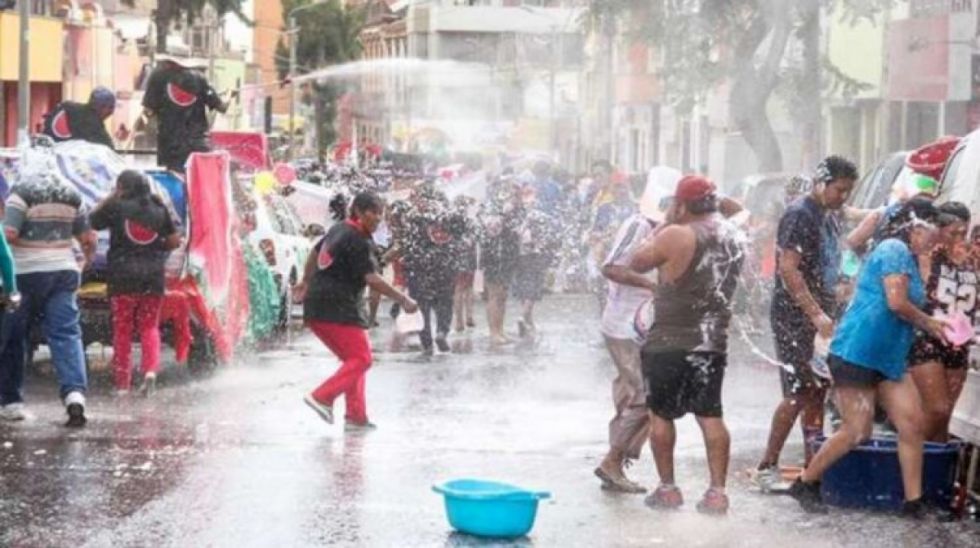 Prohíben jugar con agua en carnavales