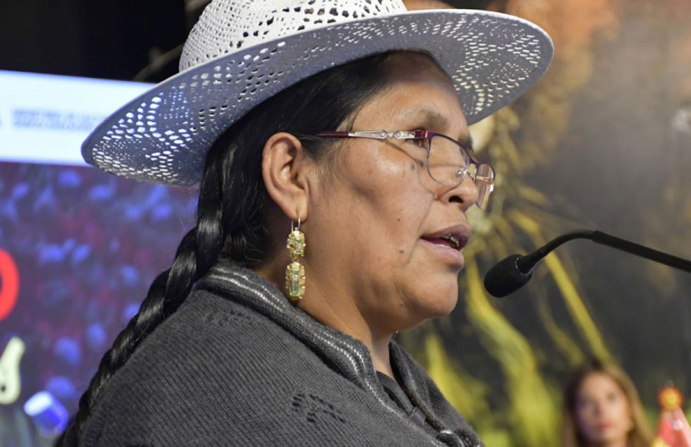 ‘No es tolerable’: Ministra de Culturas responde a congresista peruano que tildó de ‘mantel de chifa’ a la wiphala